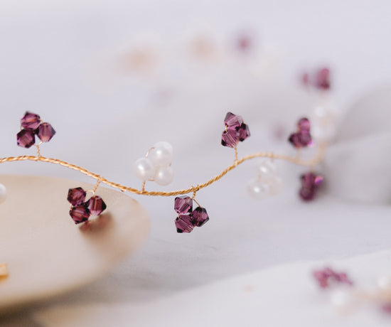 Romantic hair ornament with pearls and amethysts | Courage of color