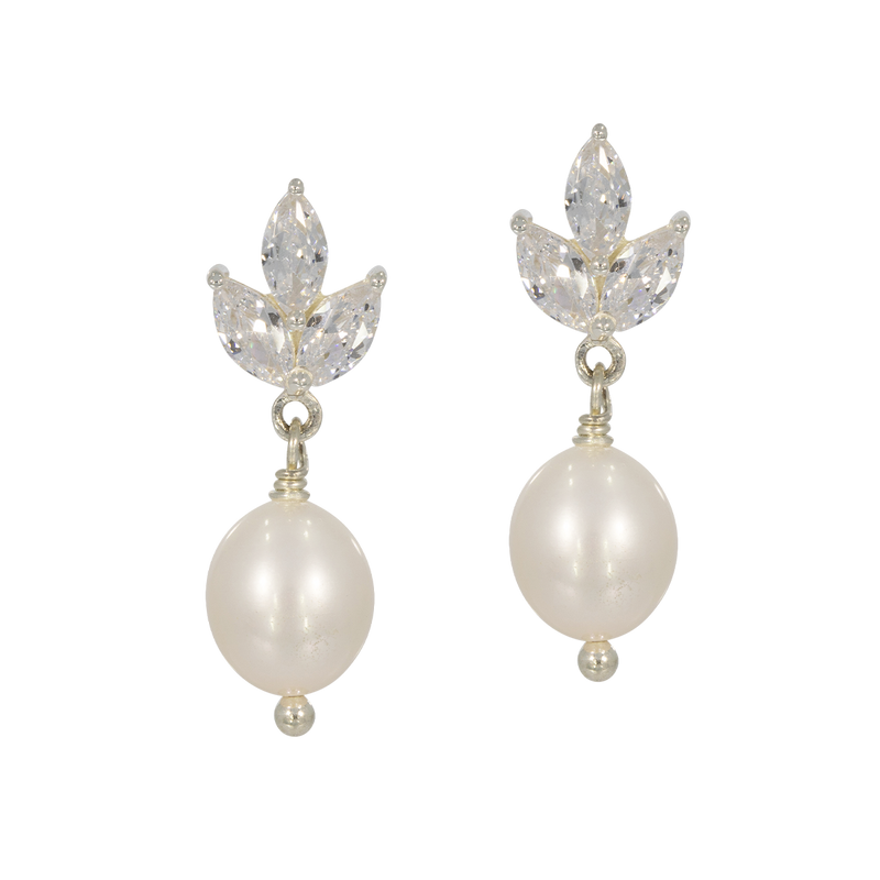 Inseparable | crystal stud earrings with pearls