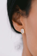 London | Stud earrings with moonstone