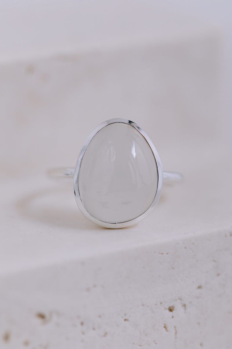 London | Statement ring with moonstone