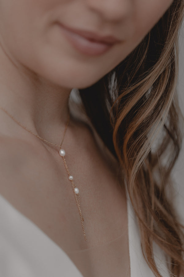 Delilah | delicate bridal necklace with pearls