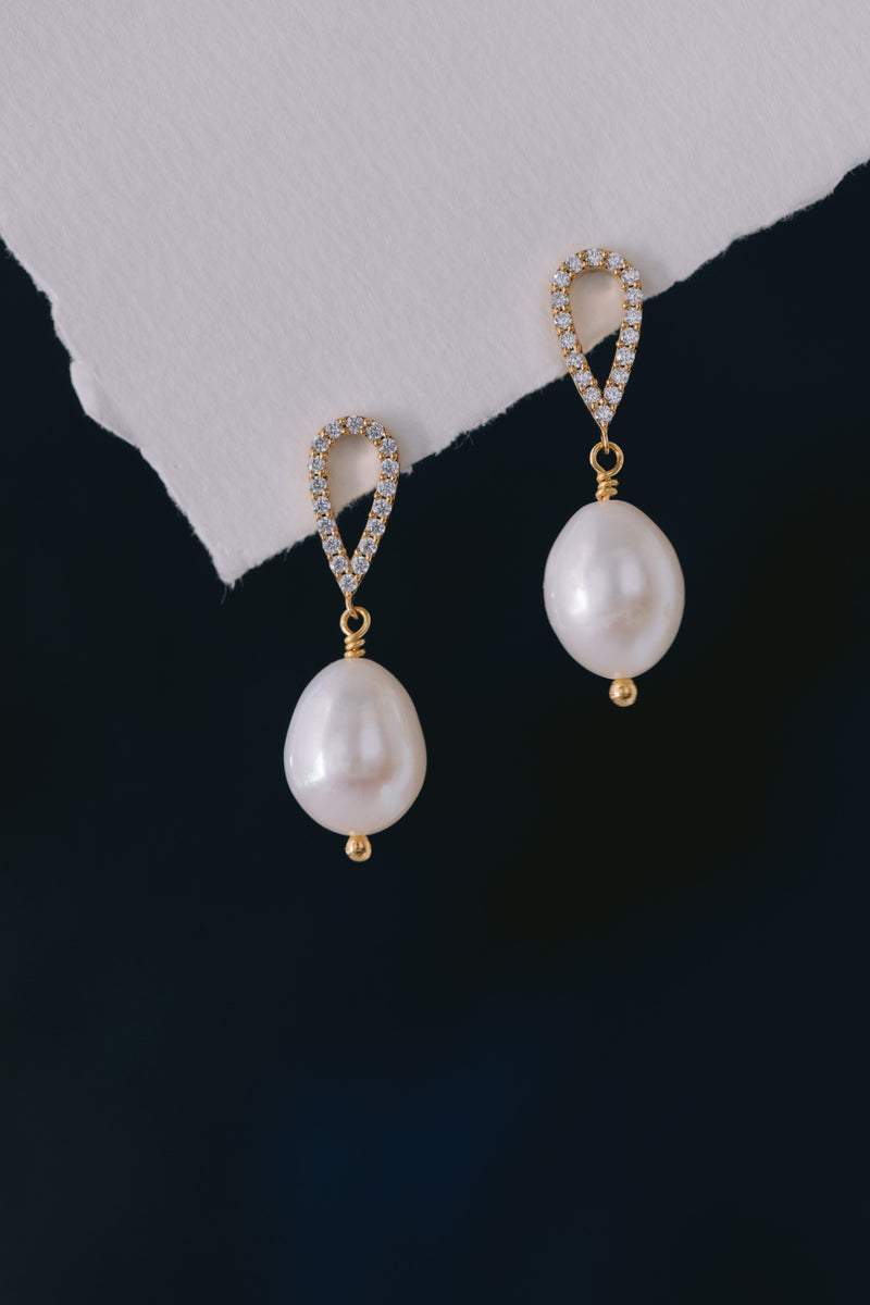 Isabel | pearl earrings with crystal studs