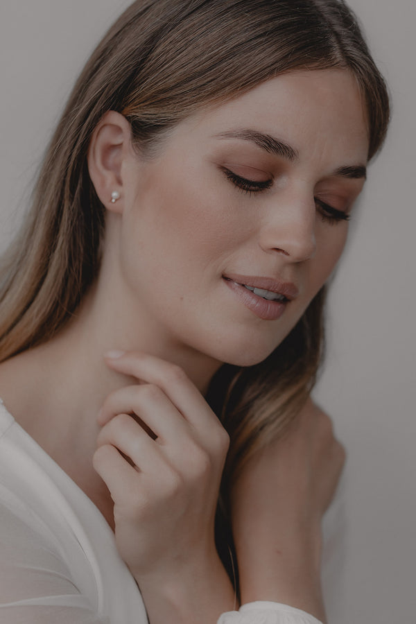 Madeline | small pearl earrings with crystal