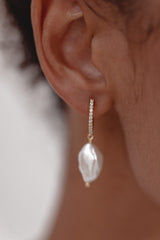 Dew-Fresh | earrings with baroque pearls