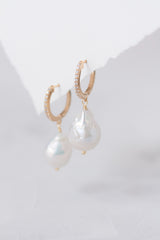 Dew-Fresh | earrings with baroque pearls