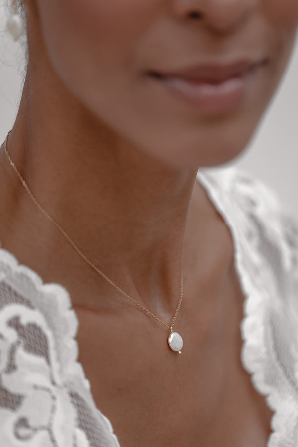 Evermore | Necklace with Round Pearl Pendant