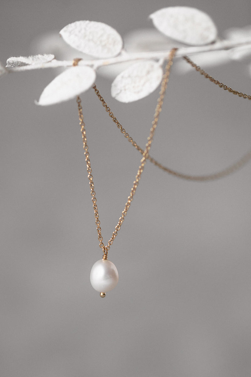 CHARMING | Classic necklace with pearl pendant