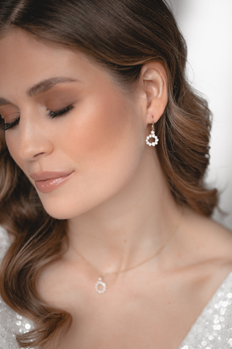 CIRCLE OF LOVE | Small Bridal Jewelry Pearl Earrings